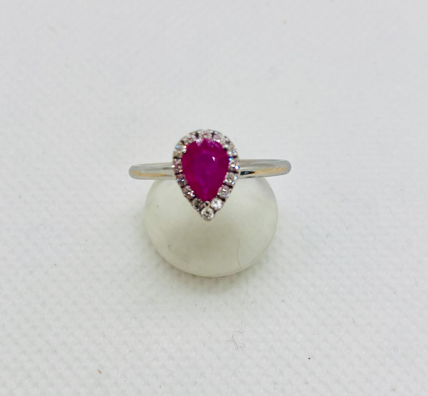 Anello rubino Cernobbio